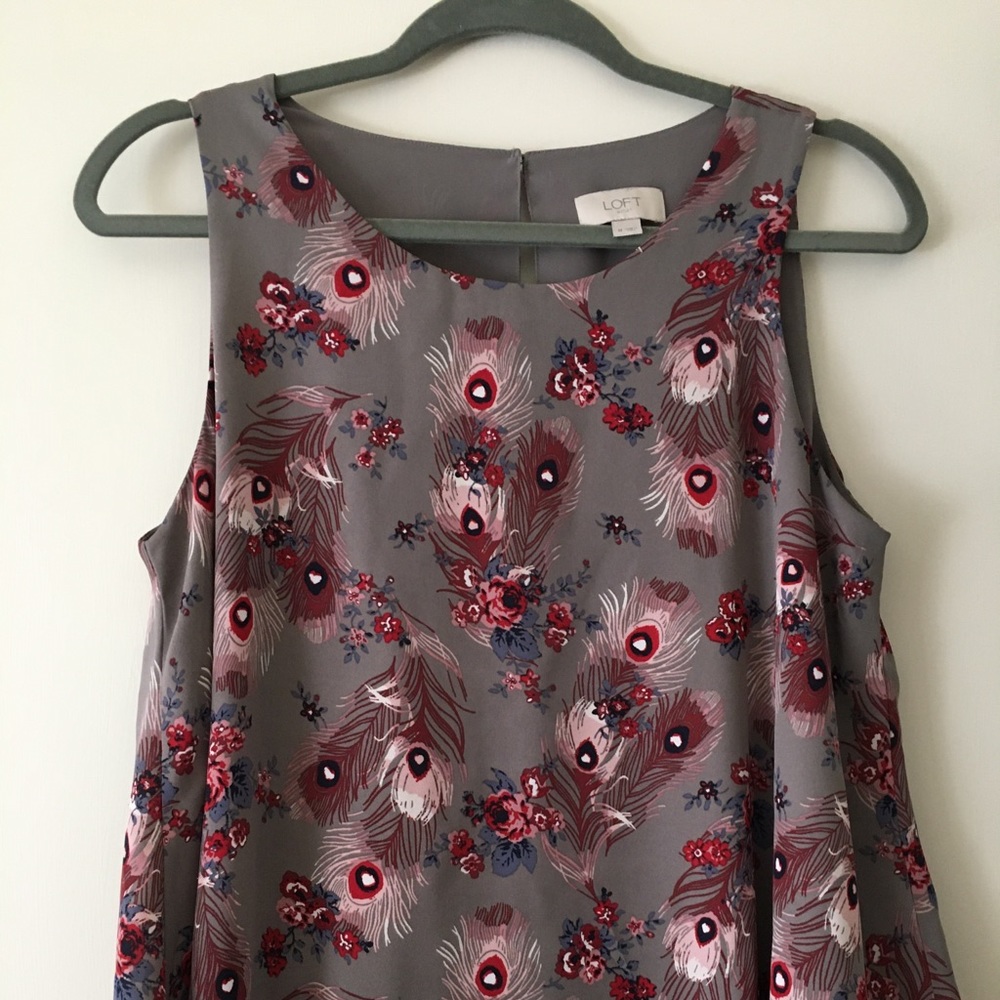 LOFT Gray Floral & Peacock Feather Sleeveless Blouse